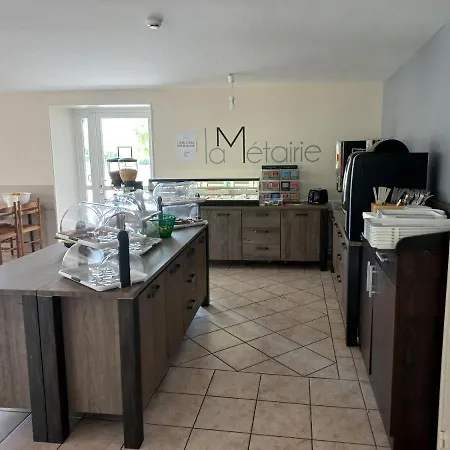 Отель La Metairie & Piscine 2*