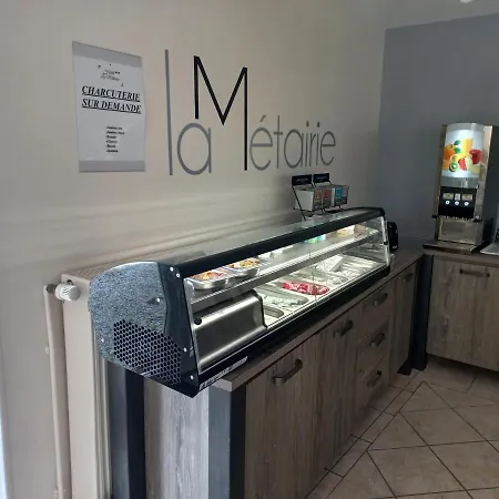 La Metairie & Piscine 2* Корд-сюр-Сьель