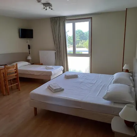 Отель La Metairie & Piscine Корд-сюр-Сьель