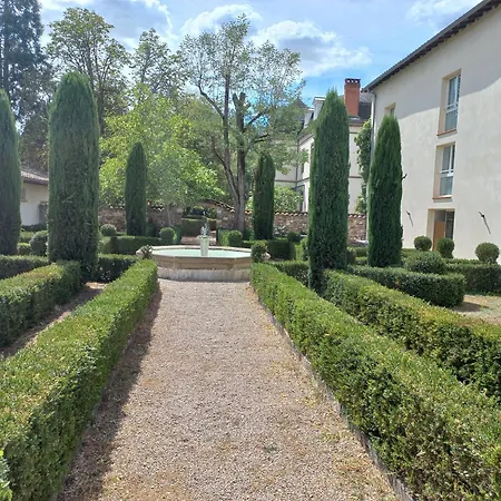 La Metairie & Piscine Отель 2*