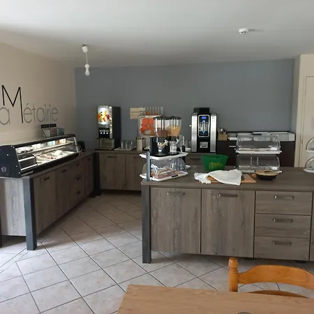 Отель La Metairie & Piscine 2*