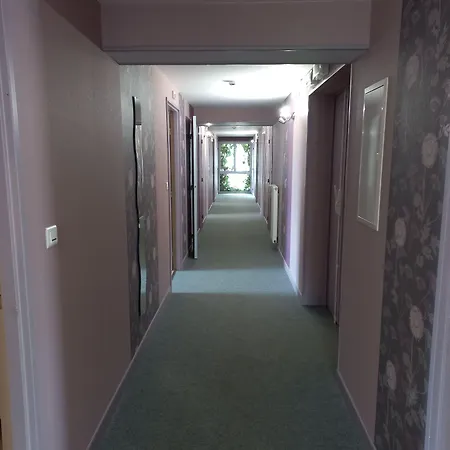 La Metairie & Piscine Отель