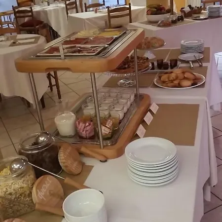 La Metairie & Piscine 2* Корд-сюр-Сьель