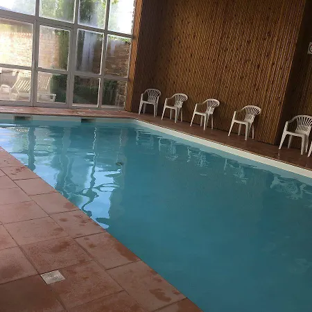 La Metairie & Piscine 2* Корд-сюр-Сьель