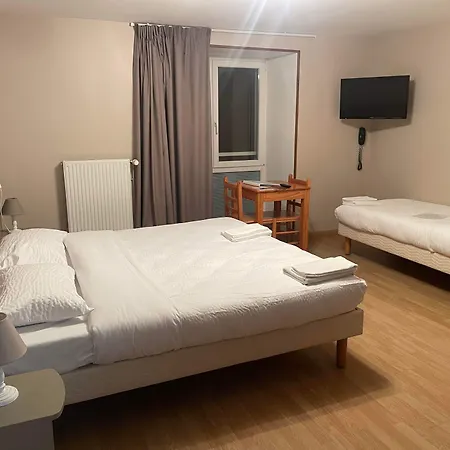 Отель La Metairie & Piscine Корд-сюр-Сьель