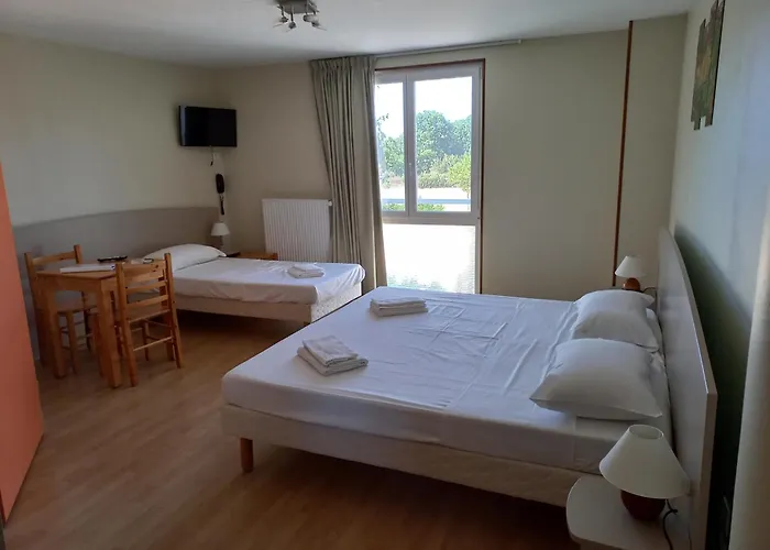 Hotel La Metairie & Piscine Cordes-sur-Ciel