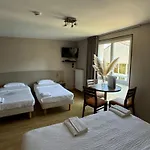 La Metairie & Piscine 2*