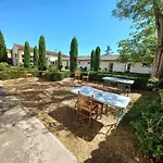 La Metairie & Piscine 호텔