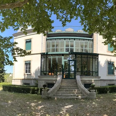 La Metairie & Piscine 酒店 2*