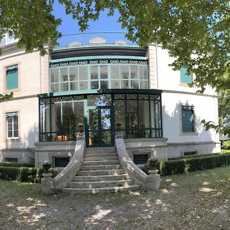 La Metairie & Piscine 2* 西埃勒河畔科尔德