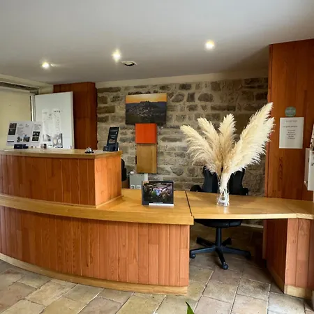 La Metairie & Piscine 酒店