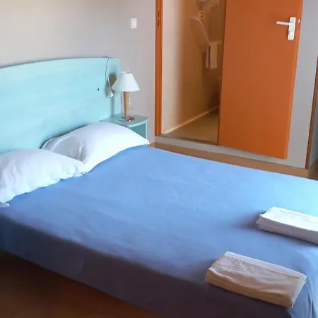 La Metairie & Piscine 酒店 西埃勒河畔科尔德